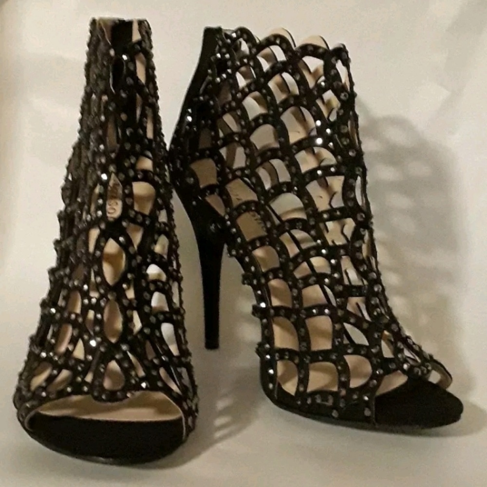 Zigi Soho "Duran" black faux suede stiletto NWOT - Picture 2 of 8